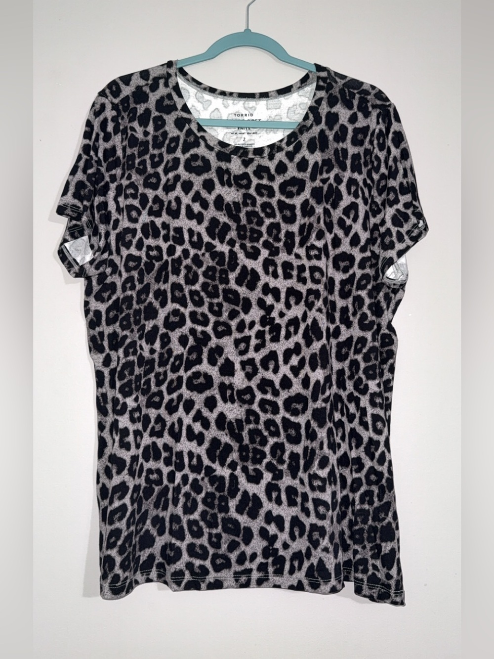NWOT Torrid Black and Gray Leopard Crewneck Short Sleeve Tee